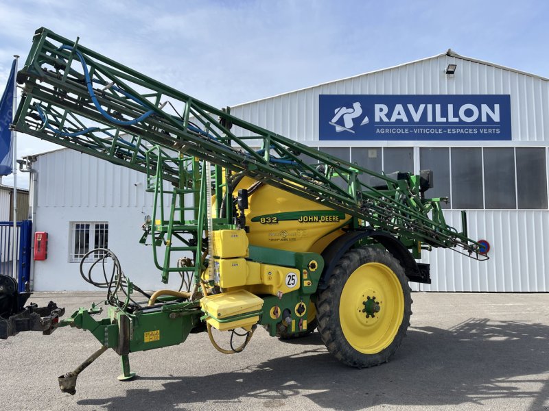 Feldspritze des Typs John Deere 832, Gebrauchtmaschine in VERT TOULON (Bild 1)