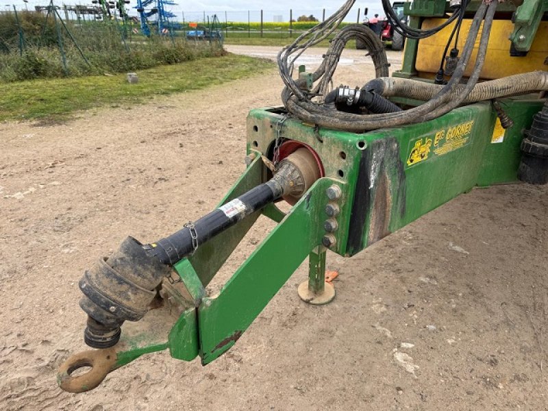 Feldspritze des Typs John Deere 832SE, Gebrauchtmaschine in PITHIVIERS Cedex (Bild 5)