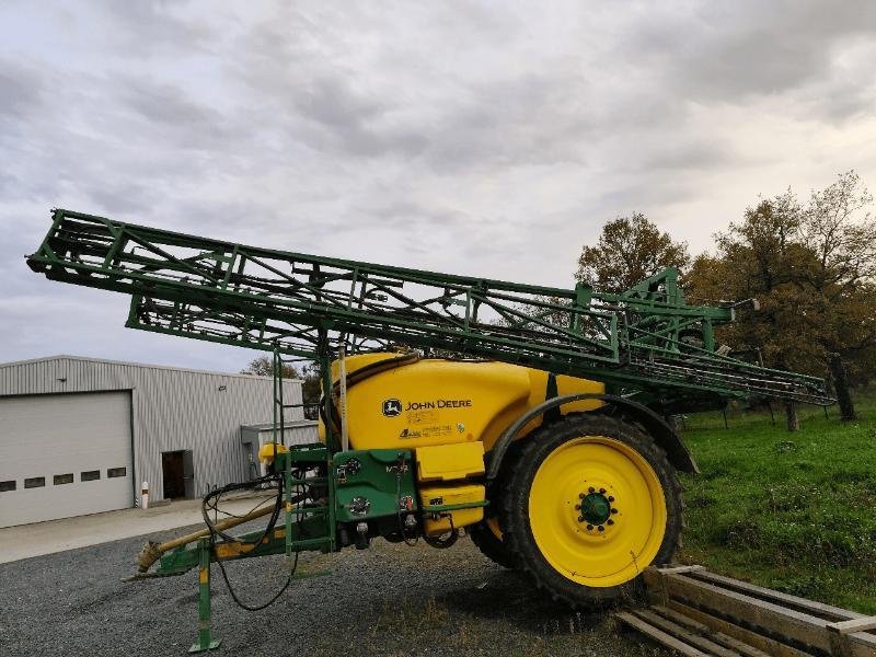 Feldspritze typu John Deere M732, Gebrauchtmaschine v SAINT GENEST D'AMBIERE (Obrázek 1)