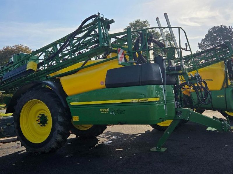 Feldspritze typu John Deere R952i, Gebrauchtmaschine v BRECEY (Obrázek 1)