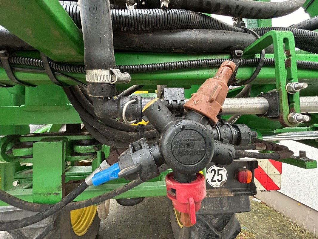 Feldspritze du type John Deere R962i, Gebrauchtmaschine en Nauen (Photo 12)