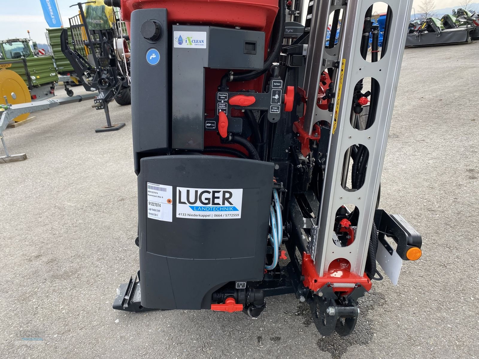 Feldspritze des Typs Kverneland ixter A 12, Neumaschine in Niederkappel (Bild 12)