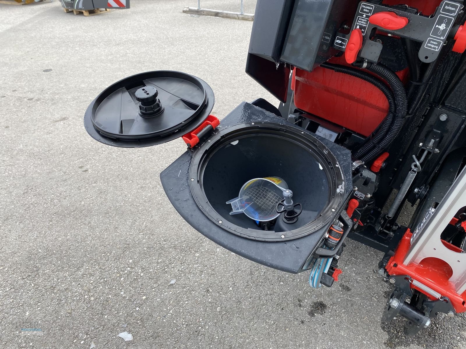 Feldspritze des Typs Kverneland ixter A 12, Neumaschine in Niederkappel (Bild 11)