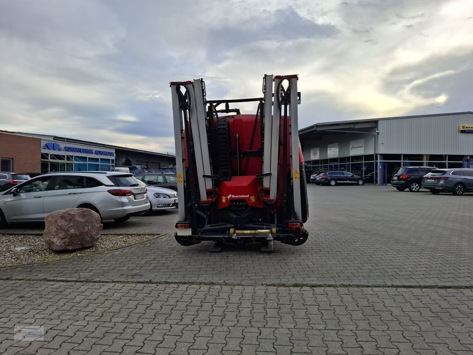 Feldspritze of the type Kverneland iXter B18, Neumaschine in Altenberge (Picture 3)