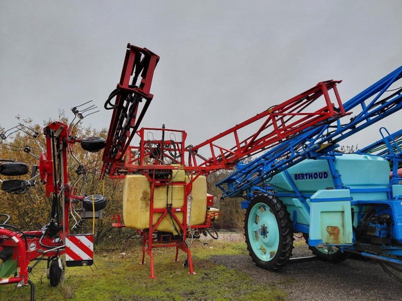 Feldspritze typu Rau D2 - 1000 L. / 21 M., Gebrauchtmaschine v CHEVILLON  (MAIZEROY) (Obrázek 1)