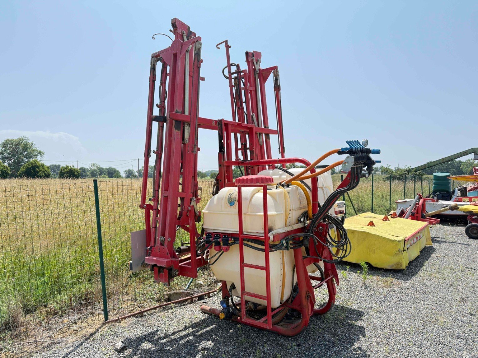 Feldspritze des Typs Sonstige 1000 L, Gebrauchtmaschine in SAINT GAUDENS (Bild 2)