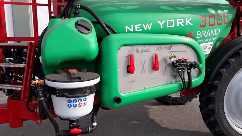 Feldspritze des Typs Sonstige BRANDI New York 3000/21, Neumaschine in Gerasdorf (Bild 2)