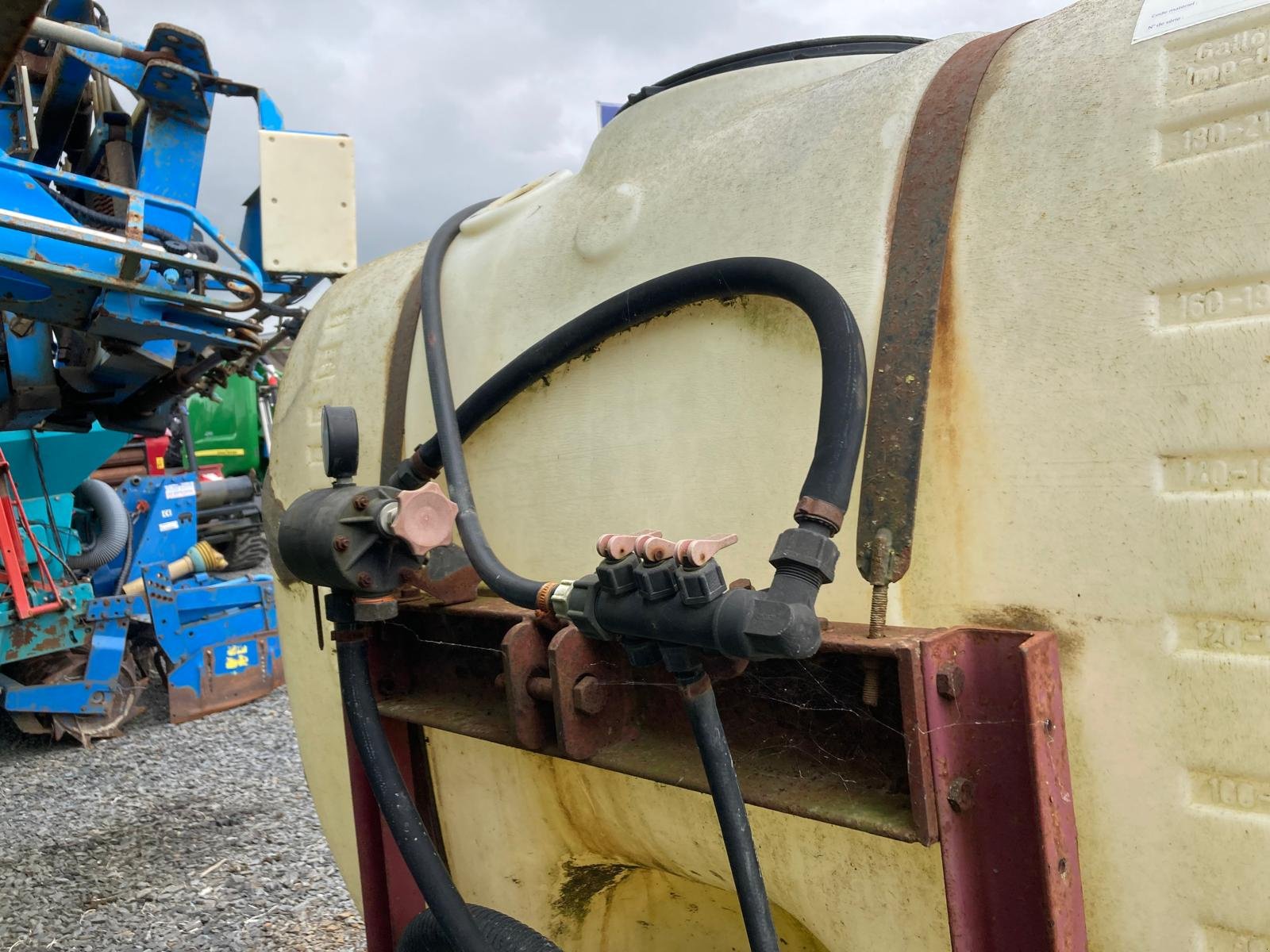 Feldspritze of the type Sonstige DIVERS, Gebrauchtmaschine in ISIGNY-LE-BUAT (Picture 4)