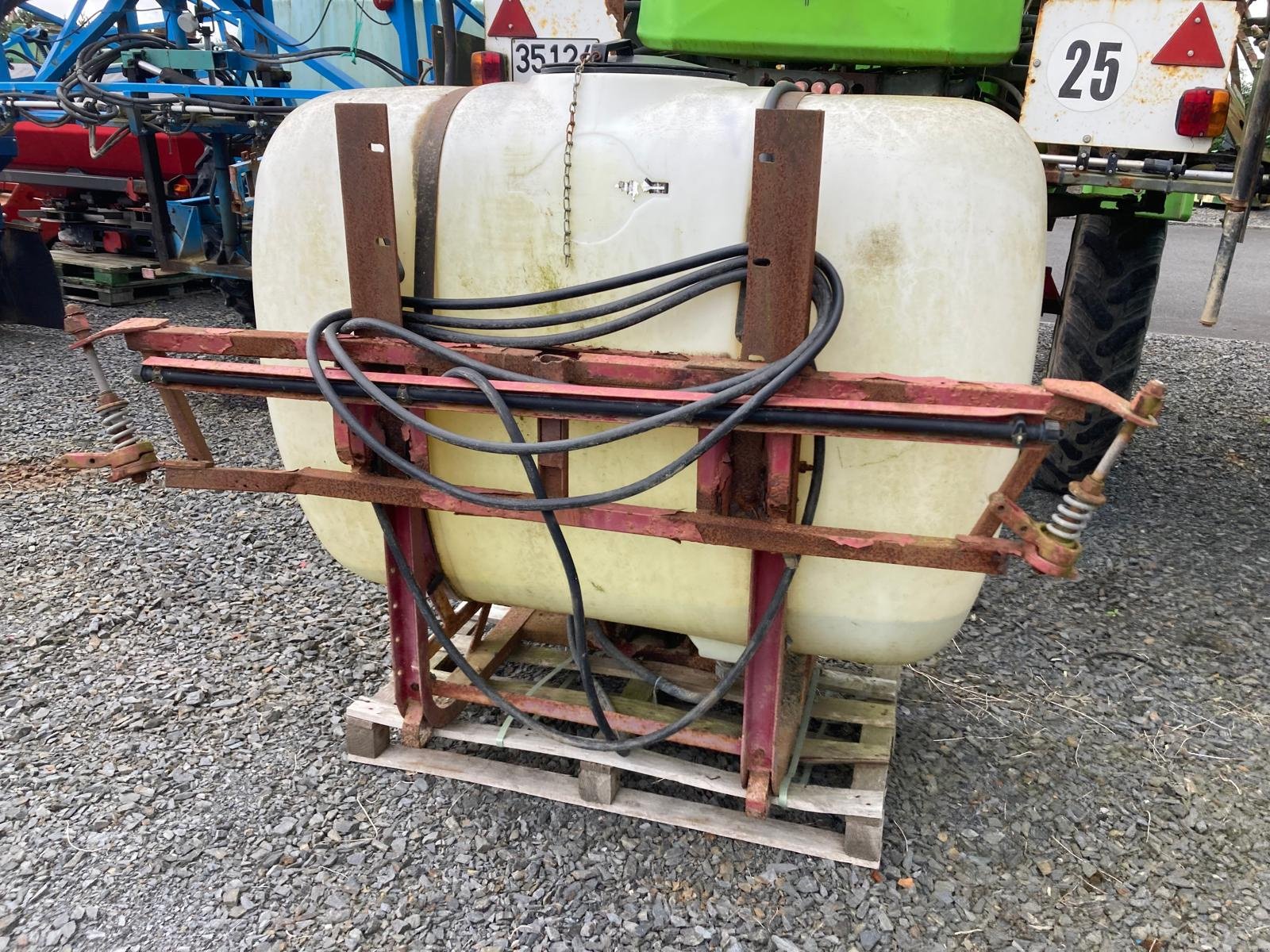 Feldspritze of the type Sonstige DIVERS, Gebrauchtmaschine in ISIGNY-LE-BUAT (Picture 1)