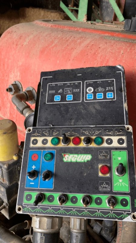 Feldspritze of the type Sonstige FX 2500, Gebrauchtmaschine in CORMENON (Picture 8)