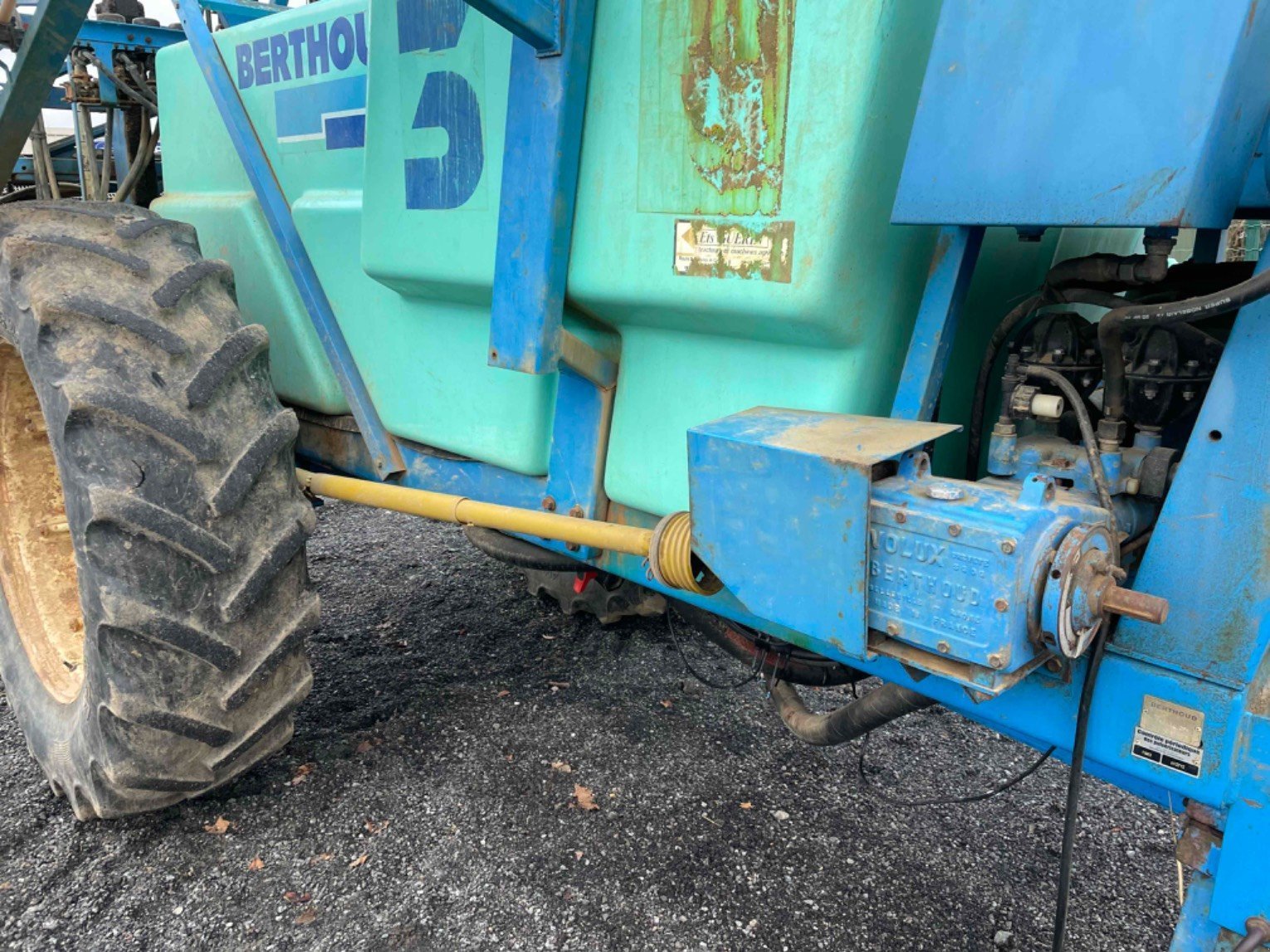 Feldspritze tipa Sonstige Pulvérisateur traîné MACH 32 Berthoud, Gebrauchtmaschine u LA SOUTERRAINE (Slika 4)