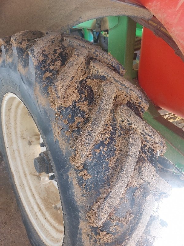 Feldspritze des Typs Sonstige SVX 400 S 4000 L. / 32 M., Gebrauchtmaschine in CHEVILLON  (MAIZEROY) (Bild 3)