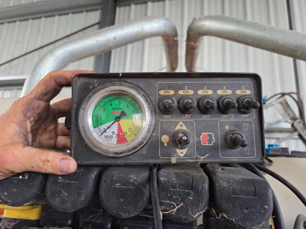 Feldspritze του τύπου Sonstige TITANIUM 1000, Gebrauchtmaschine σε ST MARTIN EN HAUT (Φωτογραφία 3)