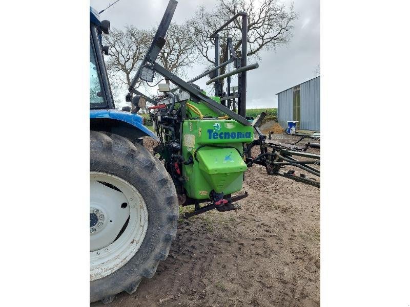 Feldspritze des Typs Tecnoma 1000L, Gebrauchtmaschine in PLUMELEC (Bild 1)