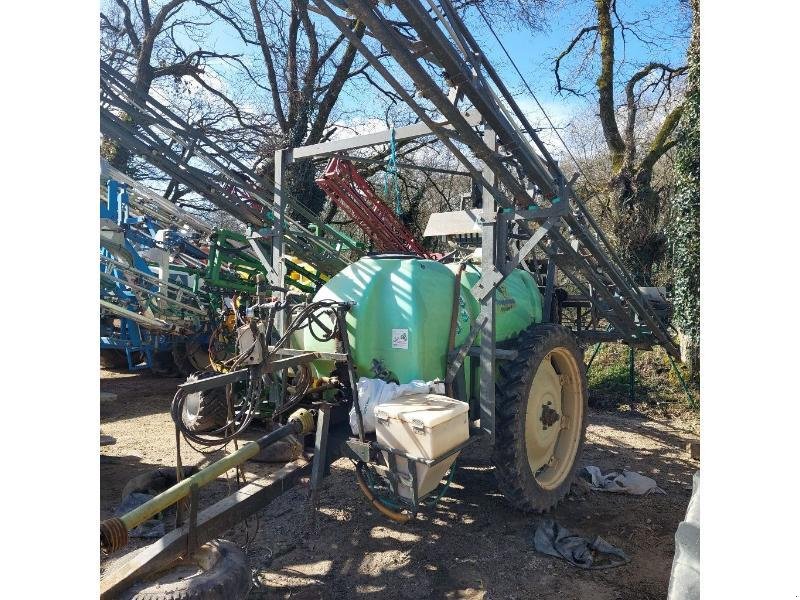 Feldspritze tip Tecnoma 2000L, Gebrauchtmaschine in PLUMELEC (Poză 5)