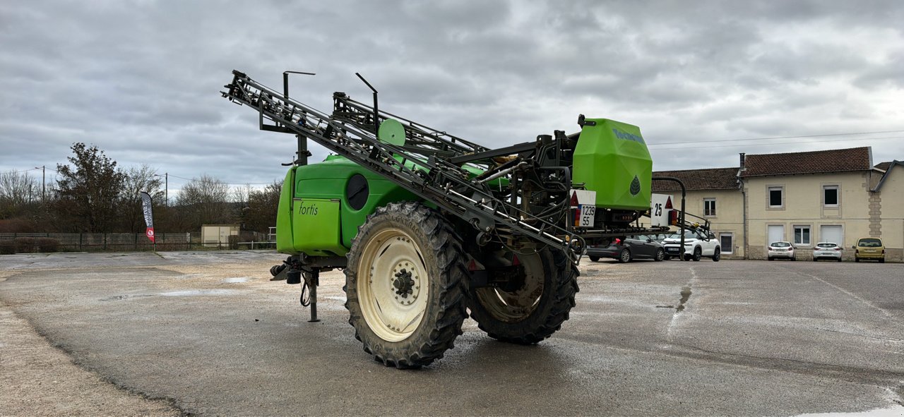 Feldspritze of the type Tecnoma FORTIS 3200, Gebrauchtmaschine in Eton (Picture 3)