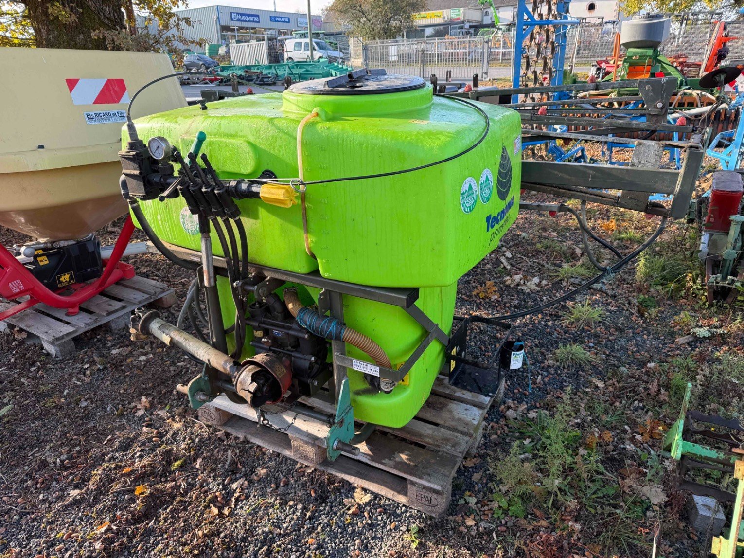 Feldspritze des Typs Tecnoma Primatec 800L, Gebrauchtmaschine in LA SOUTERRAINE (Bild 5)