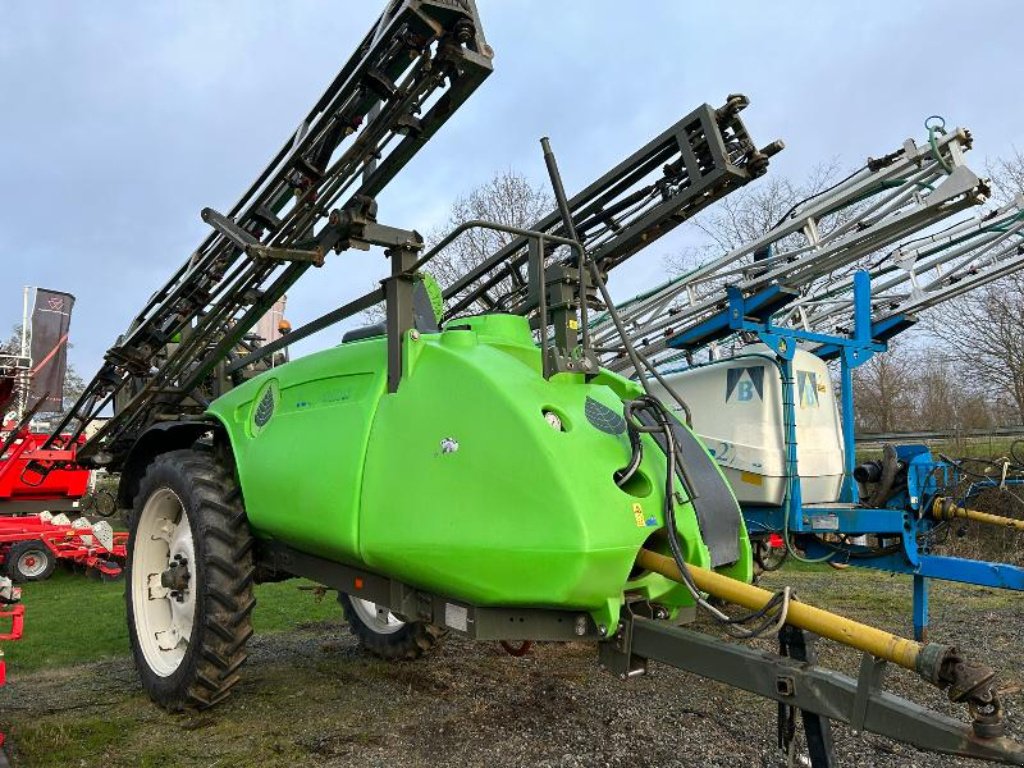 Feldspritze des Typs Tecnoma TC31EF, Gebrauchtmaschine in JOSSELIN (Bild 2)