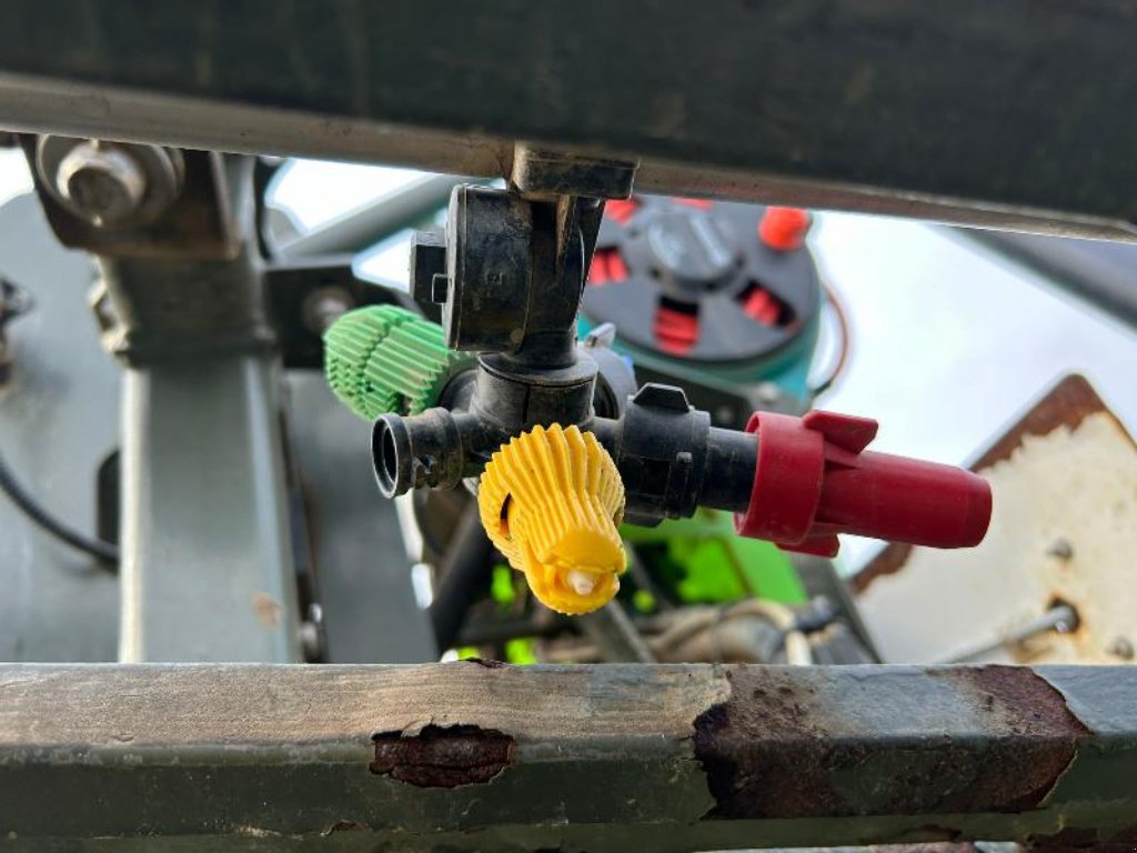 Feldspritze des Typs Tecnoma TC31EF, Gebrauchtmaschine in JOSSELIN (Bild 9)