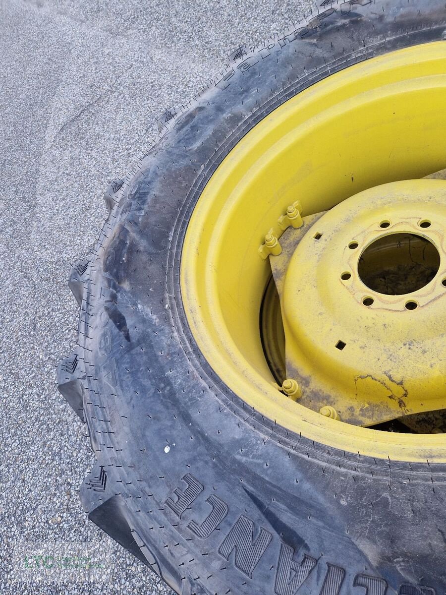 Felge des Typs Alliance 480/70R30 & 320/70R24, Neumaschine in Korneuburg (Bild 2)