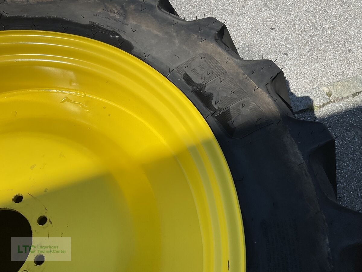 Felge des Typs BKT 320/85R36, Neumaschine in Kalsdorf (Bild 3)