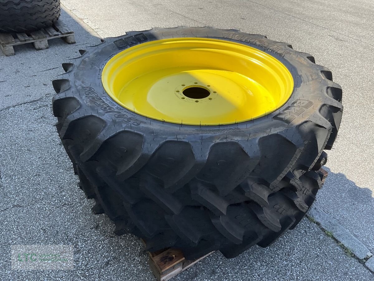 Felge des Typs BKT 320/85R36, Neumaschine in Kalsdorf (Bild 2)