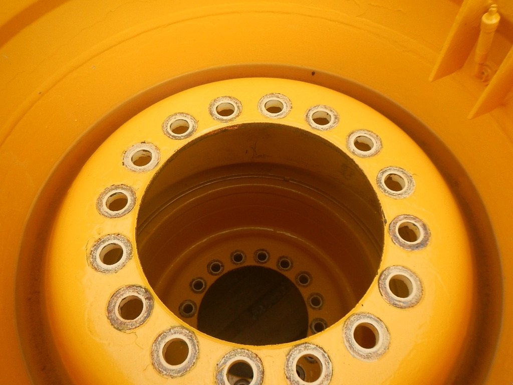 Felge des Typs BKT 650/65R25 D251, Gebrauchtmaschine in Aabenraa (Bild 4)