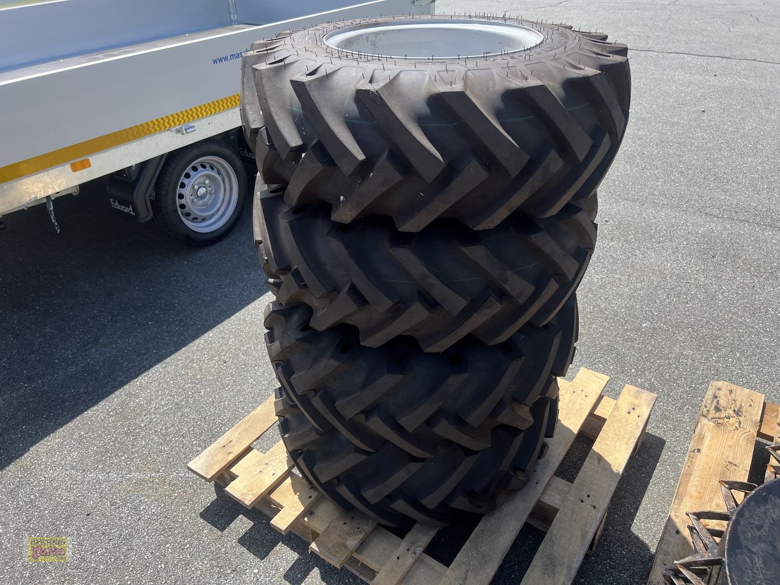 Felge typu BKT Kompletträder 10.0/75-15.3 AS-Profil, Neumaschine v Kötschach (Obrázek 1)