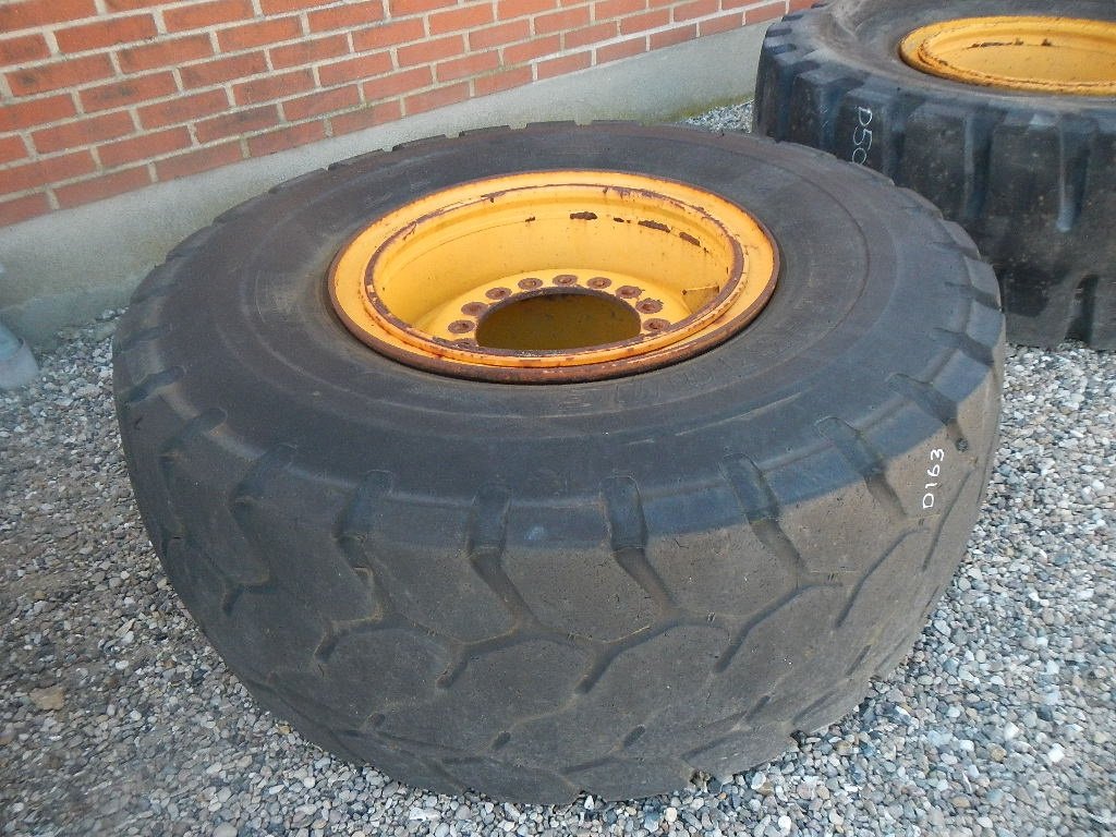 Felge tipa Bridgestone 20.5R25 D163, Gebrauchtmaschine u Aabenraa (Slika 1)