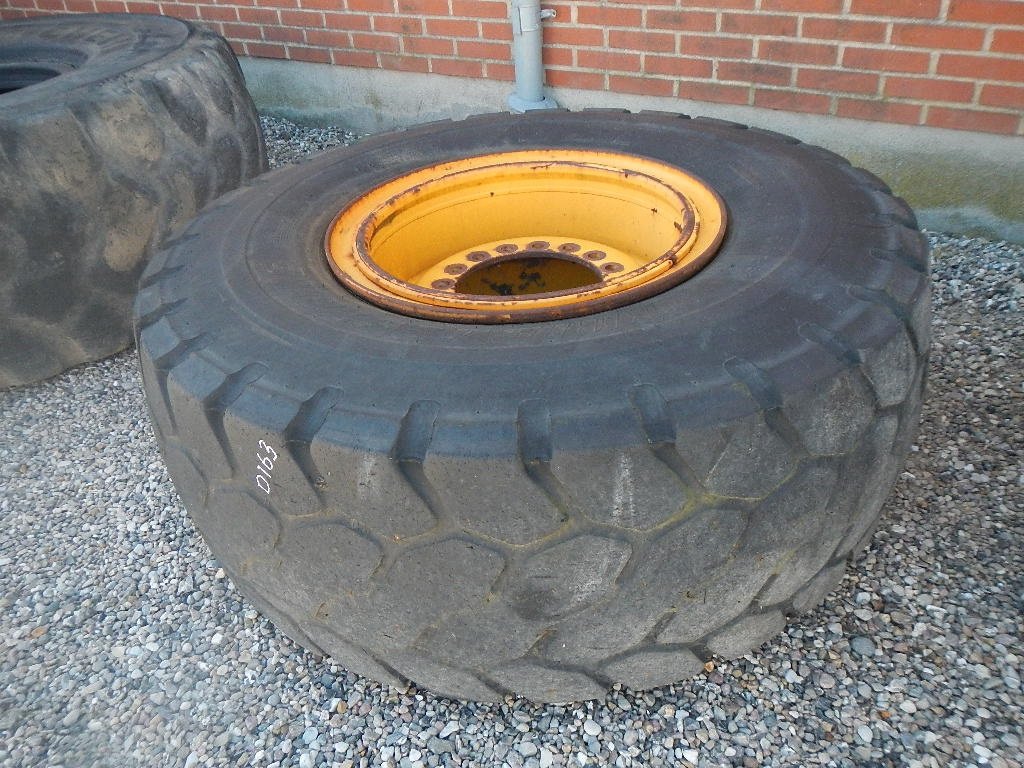 Felge tipa Bridgestone 20.5R25 D163, Gebrauchtmaschine u Aabenraa (Slika 2)