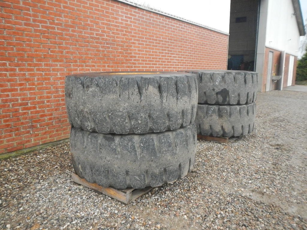 Felge des Typs Bridgestone 20.5R25 D280, Gebrauchtmaschine in Aabenraa (Bild 6)
