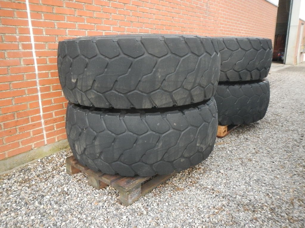 Felge des Typs Bridgestone 20.5R25 D304, Gebrauchtmaschine in Aabenraa (Bild 5)