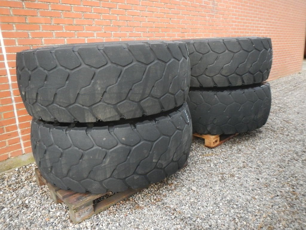 Felge des Typs Bridgestone 20.5R25 D304, Gebrauchtmaschine in Aabenraa (Bild 4)