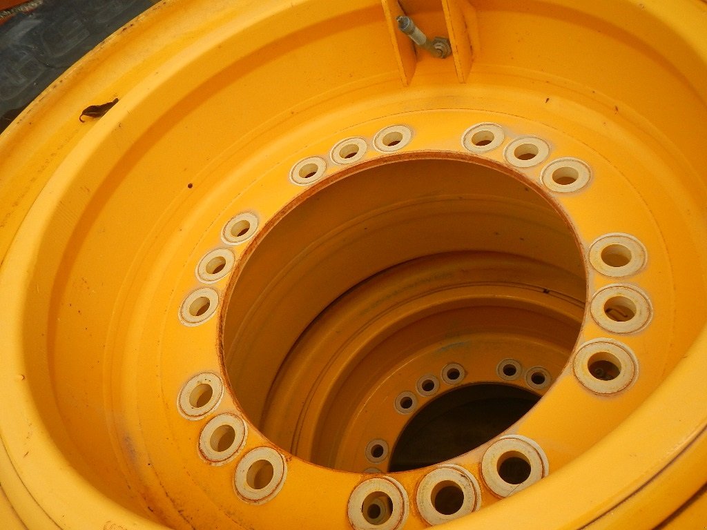 Felge tipa Bridgestone 23.5R25 D192, Gebrauchtmaschine u Aabenraa (Slika 4)