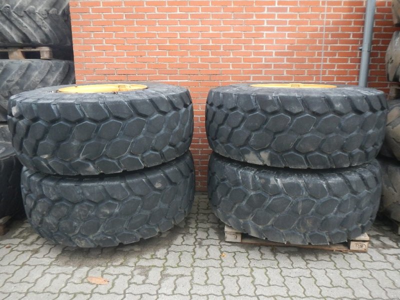 Felge des Typs Bridgestone 23.5R25 D192, Gebrauchtmaschine in Aabenraa (Bild 1)