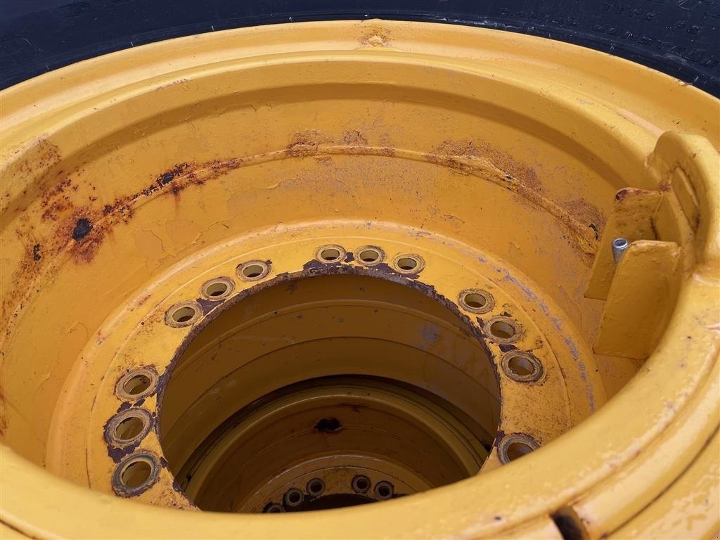 Felge des Typs Bridgestone 750/65R25 D307, Gebrauchtmaschine in Aabenraa (Bild 8)