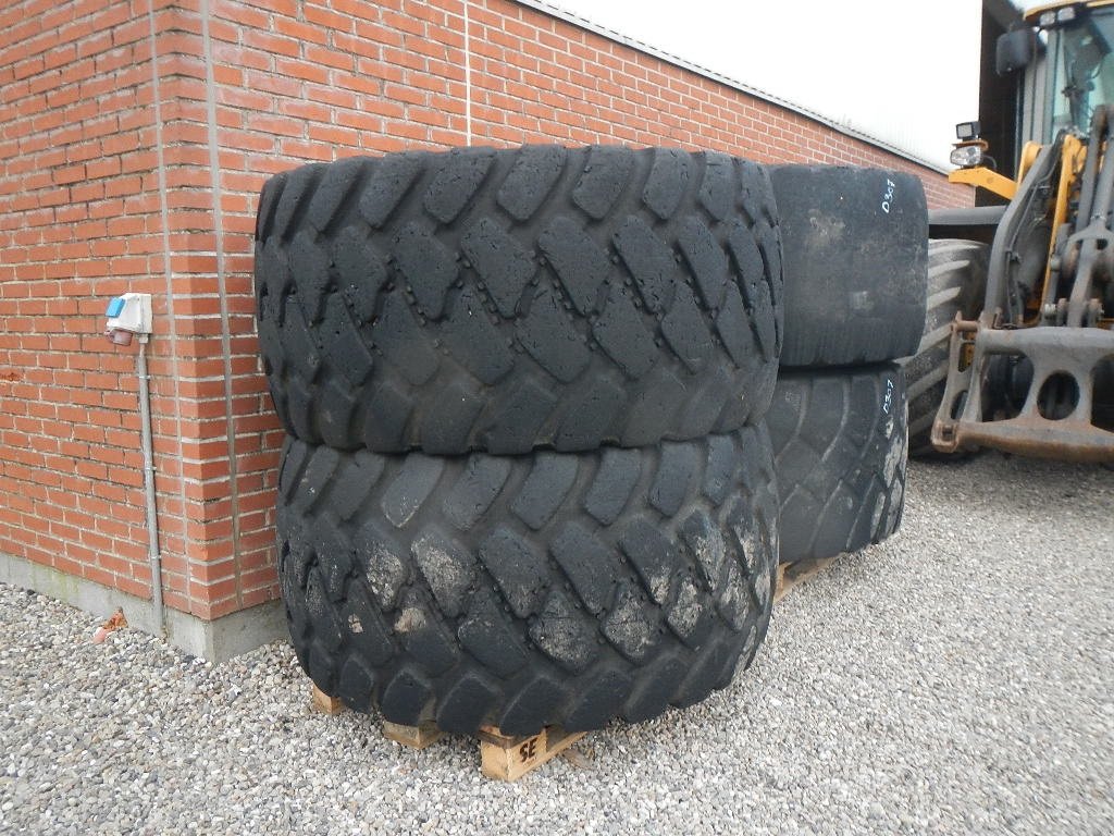 Felge des Typs Bridgestone 750/65R25 D307, Gebrauchtmaschine in Aabenraa (Bild 3)