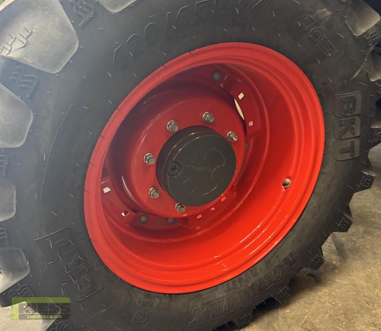 Felge des Typs CLAAS 12x24" 8-Loch Ringverstellfelge, Neumaschine in Homberg/Ohm - Maulbach (Bild 4)