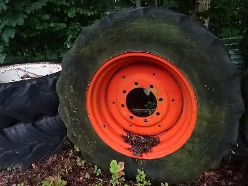 Felge del tipo Fendt Felge 12 x 26- 8 Lochfelge  1 x vorhanden - war auf Fendt Traktor, Gebrauchtmaschine en Neureichenau (Imagen 1)