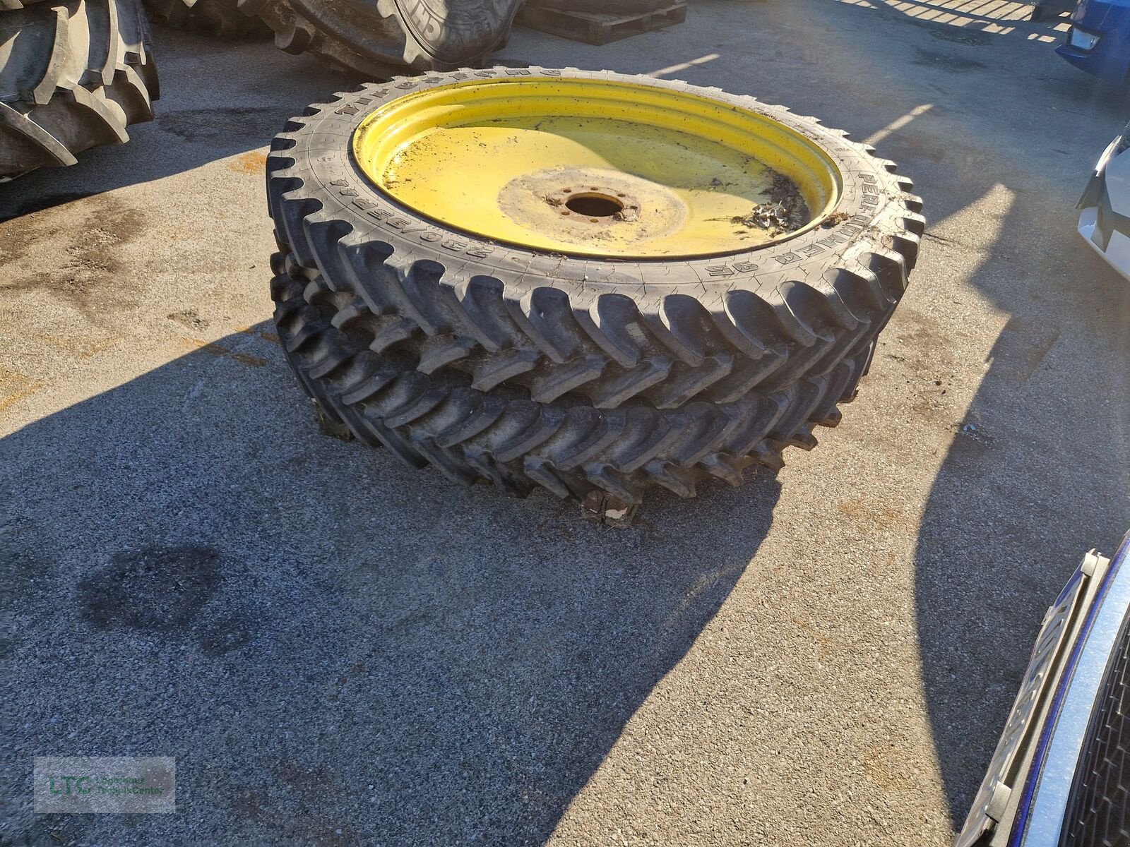 Felge des Typs Firestone 230/95R44, Gebrauchtmaschine in Korneuburg (Bild 4)