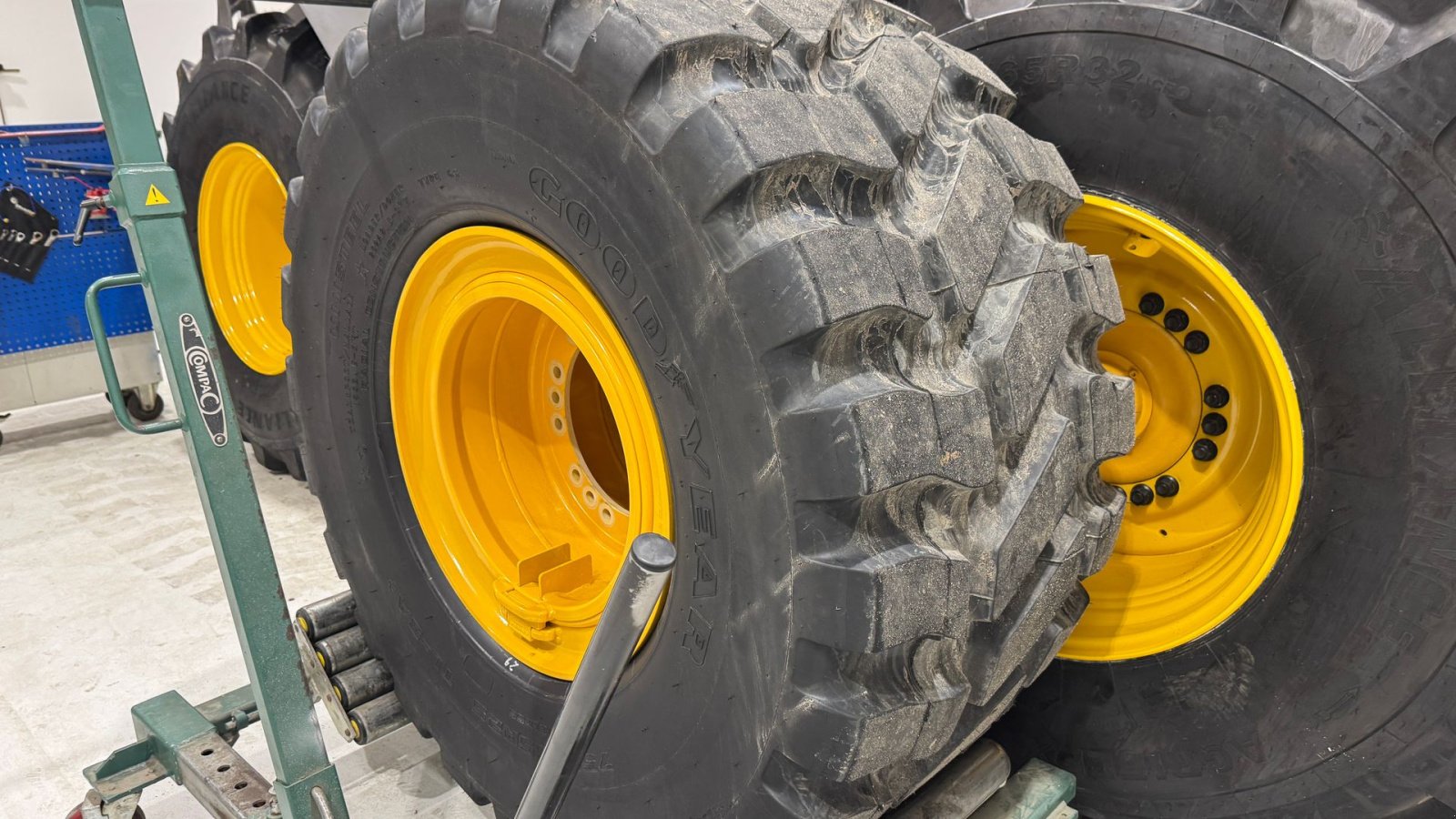 Felge Türe ait GoodYear 750/65R25 TL-3A+ 4 STK FABRIKSNY TIL VOLVO L110 OG L120, Gebrauchtmaschine içinde Nørager (resim 3)