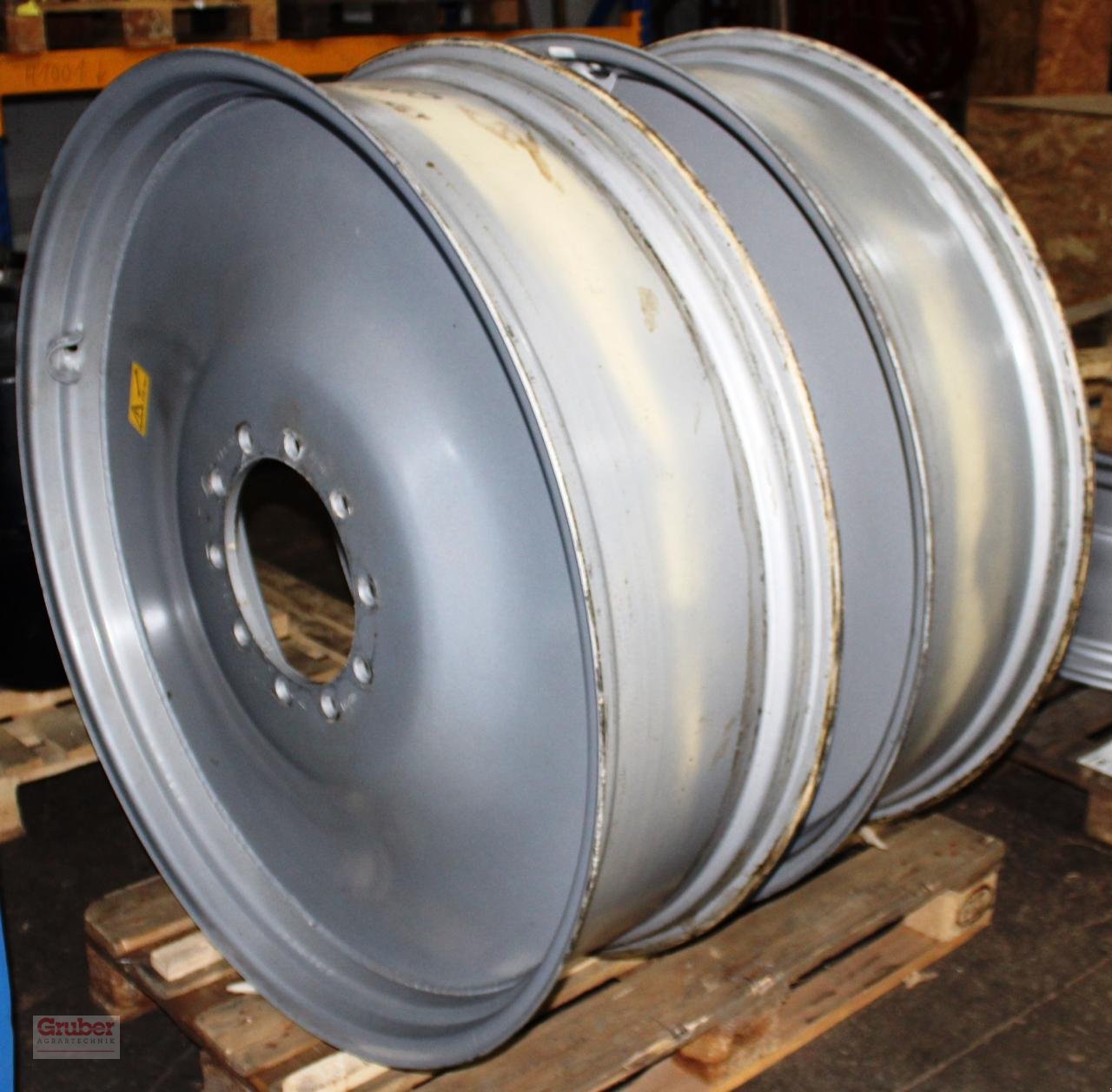 Felge des Typs Grasdorf 2 Stück Felgen W 13 x 46, Neumaschine in Leipzig OT Engelsdorf (Bild 2)