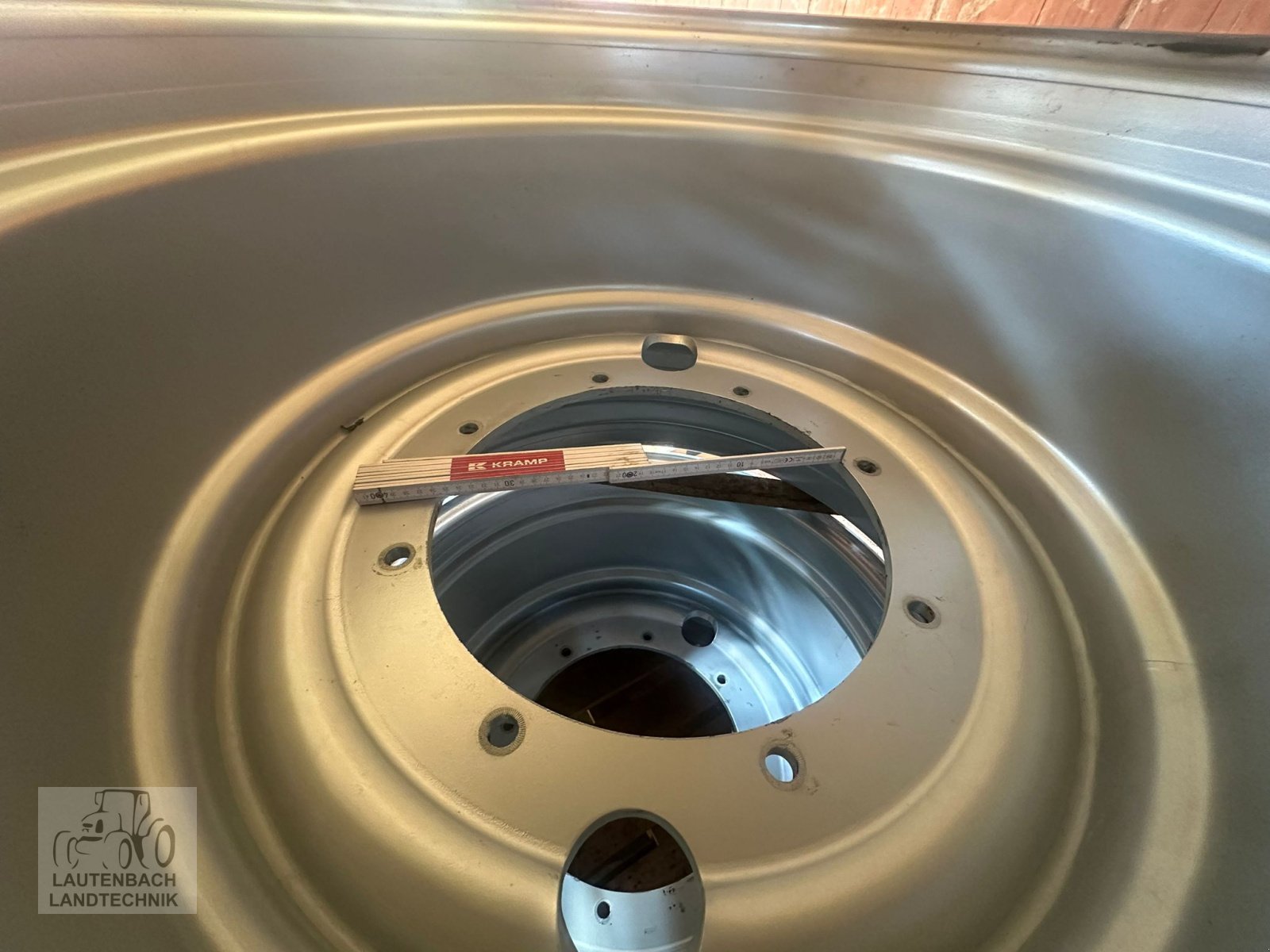 Felge Türe ait Jentsa W20x28, Neumaschine içinde Rollshausen (resim 1)