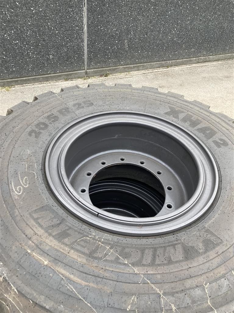 Felge tip Michelin 20.5R25 Fabriksny dæk fra Case 621., Gebrauchtmaschine in Aalborg SV (Poză 8)