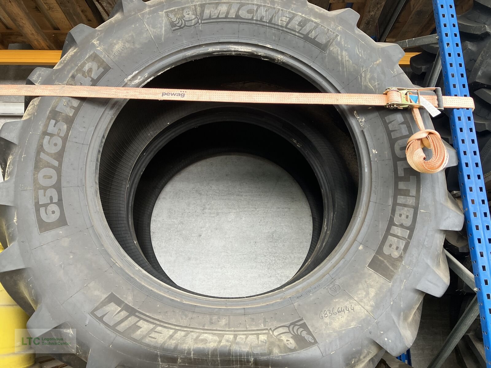 Felge of the type Michelin 650/65R42 Multibib, Vorführmaschine in Redlham (Picture 3)