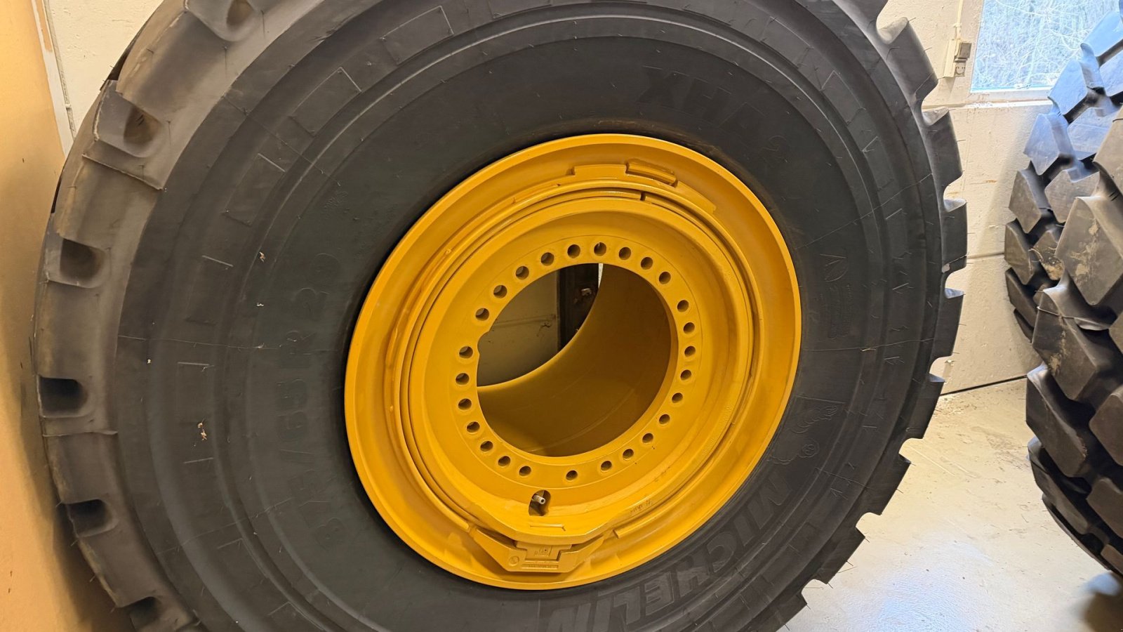 Felge a típus Michelin 875/65R29, Gebrauchtmaschine ekkor: Brørup (Kép 4)