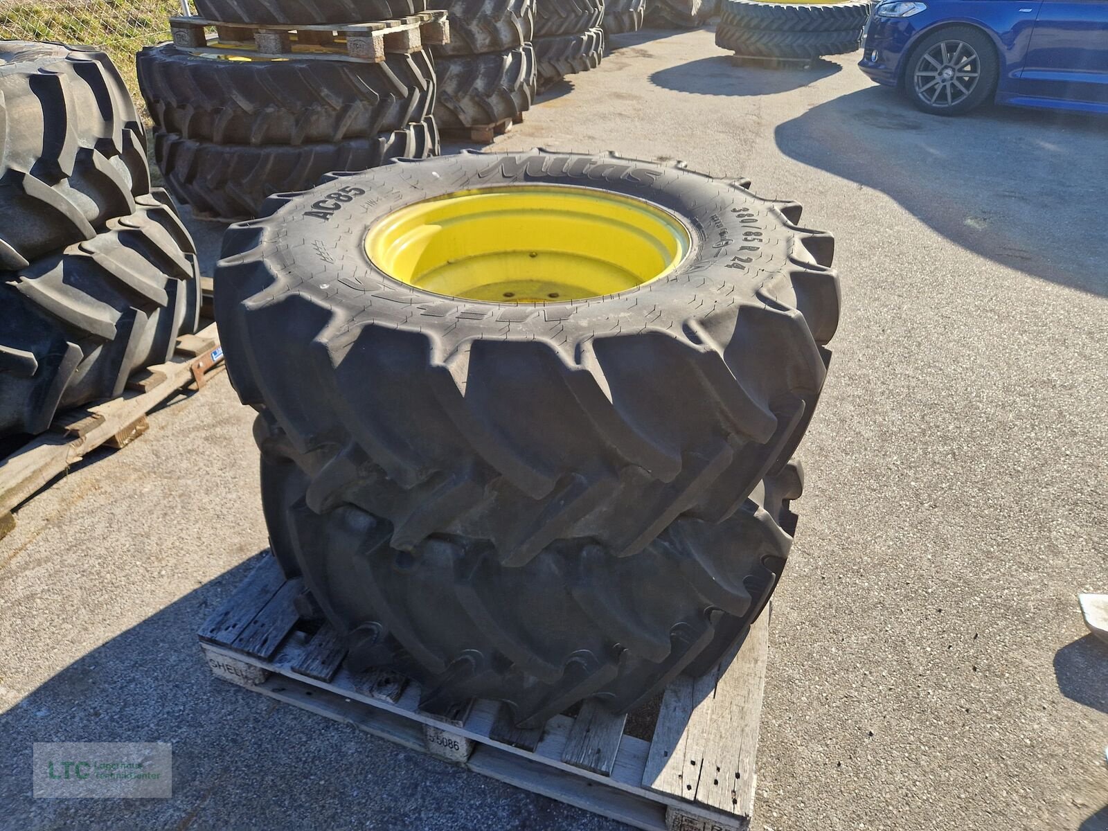 Felge des Typs Mitas 420/95R38 & 320/85R24, Gebrauchtmaschine in Korneuburg (Bild 6)