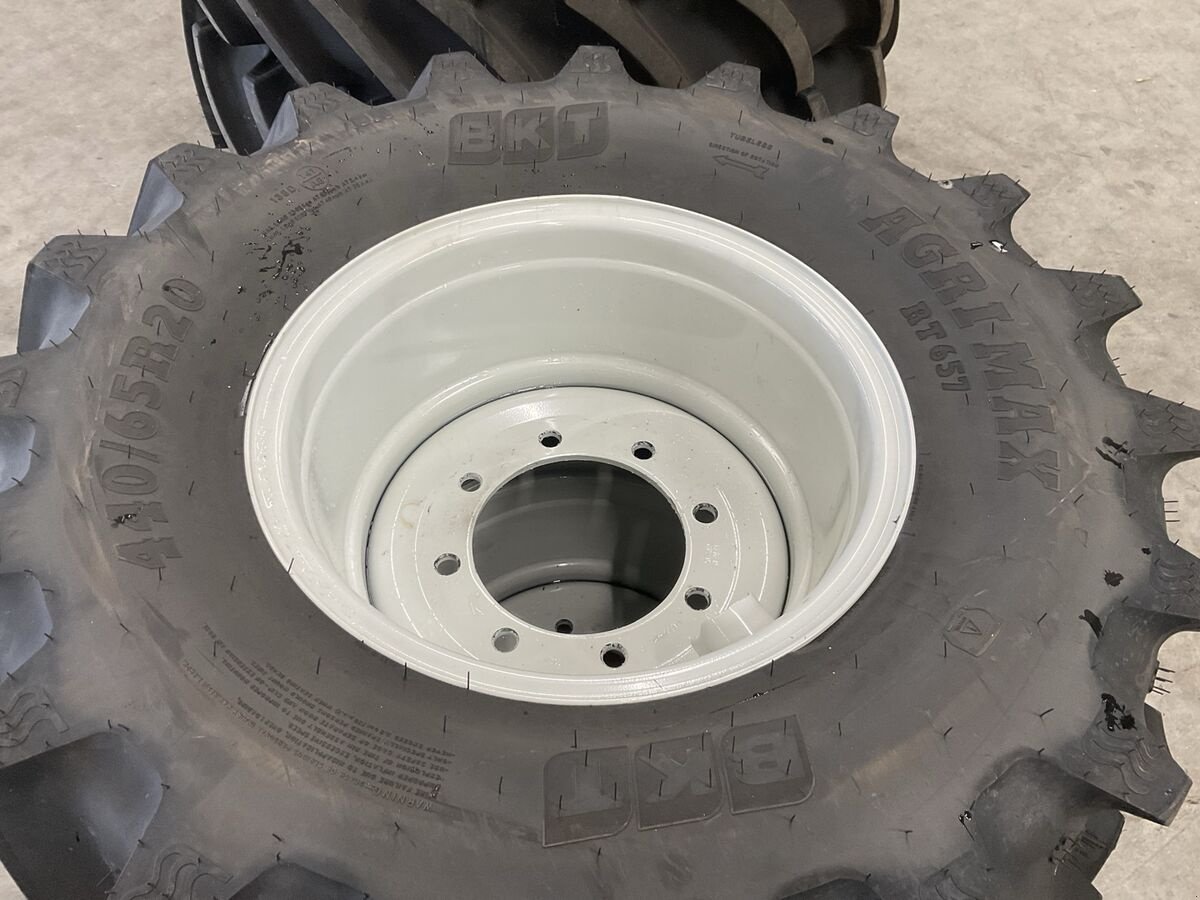 Felge des Typs Mitas Lindner 540/65-R30 und 440/65R20, Vorführmaschine in Zwettl (Bild 10)