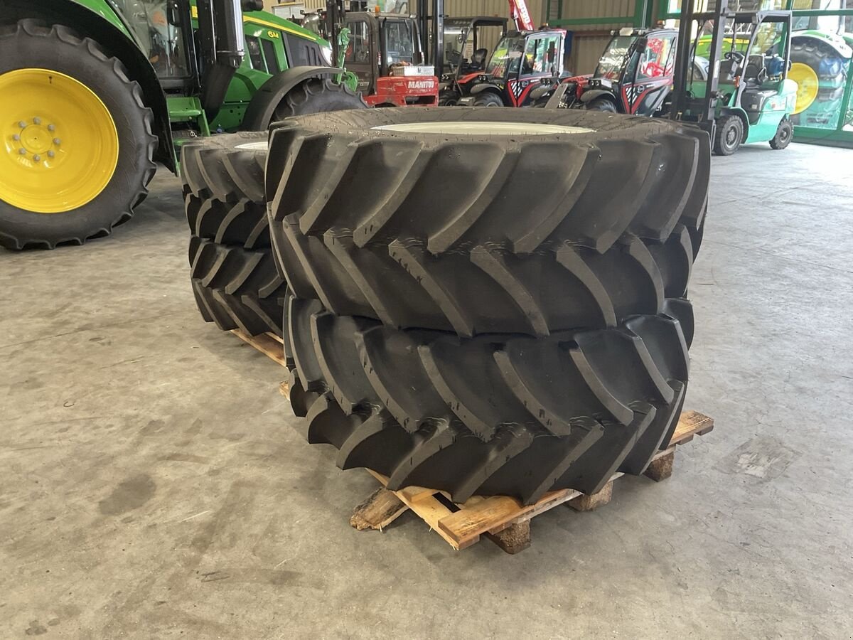 Felge des Typs Mitas Lindner 540/65-R30 und 440/65R20, Vorführmaschine in Zwettl (Bild 5)