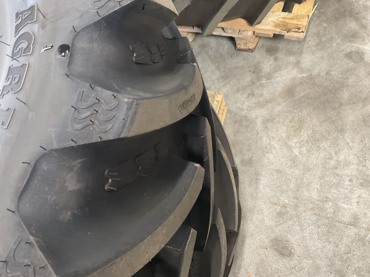 Felge des Typs Mitas Lindner 540/65-R30 und 440/65R20, Vorführmaschine in Zwettl (Bild 13)